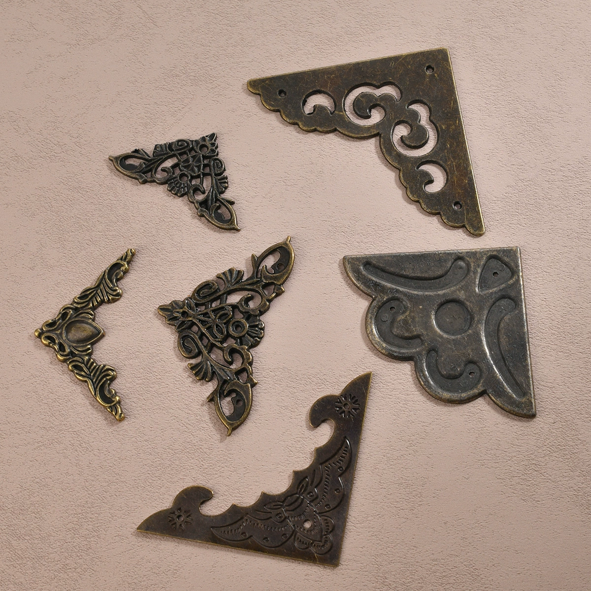 Угловые кронштейны для антикварной мебели в китайском стиле, угловые кронштейны из цинкового сплава Мин и Цин, углы коробок из камфорного дерева, угловые кронштейны с благоприятным узором облаков