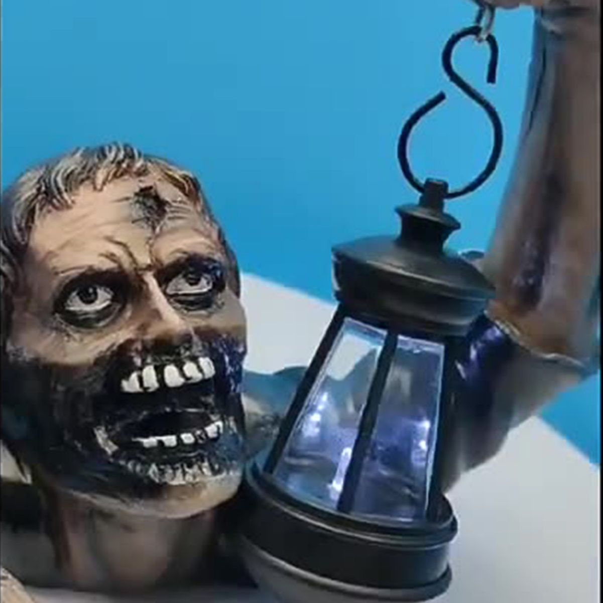 Halloween Ghost Festival Zombie Lantern Decoración de artesanía de resina Casa embrujada Jardín Decoración de terror Decoración Zombie Lantern