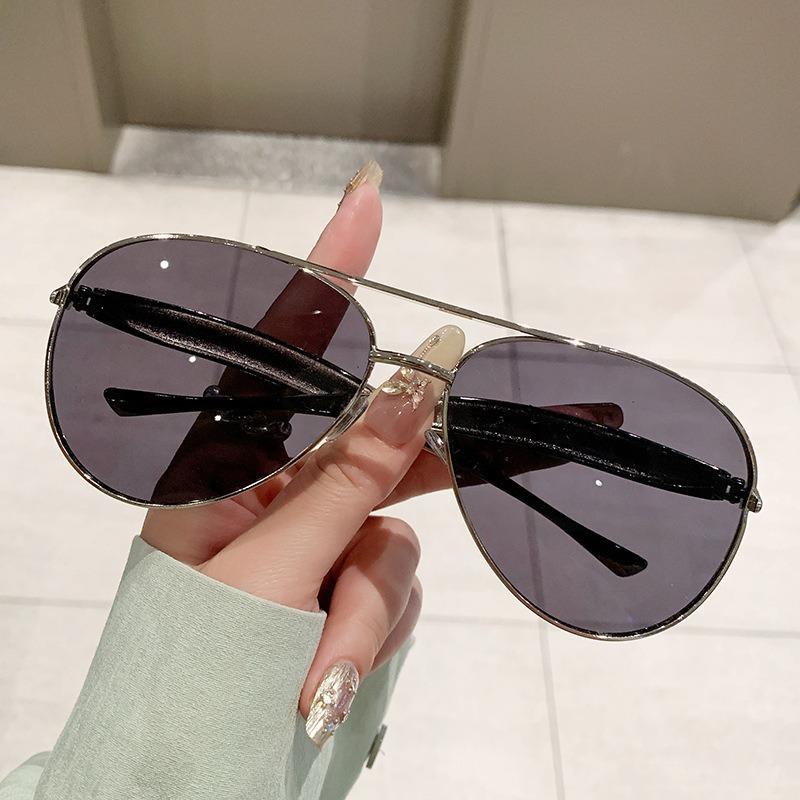 ファッショナブルな新しい大型フレームヒキガエルミラー、ハイエンドの女性用インズ日焼け止めサングラス、パーソナライズされた小魚脚メンズサングラス|undefined