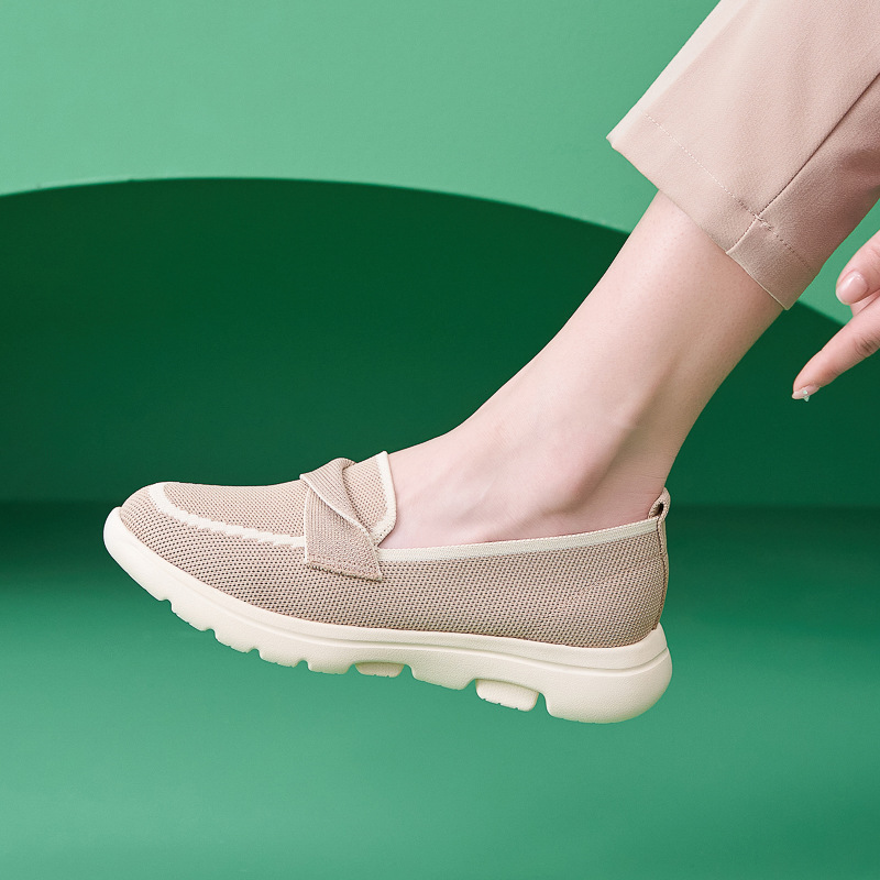 B888-2 Otoño Invierno 2025 Nuevos Zapatos de Mamá Antideslizantes Transpirables de Suela Suave con Bloques de Color para Mujer_voghion.com