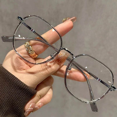 透明の多角形のメガネの近視の女性の方の丸い顔のすっぴんの神器の超軽量の小さい枠は高さの数の目の鏡のフレームを配合することができます。