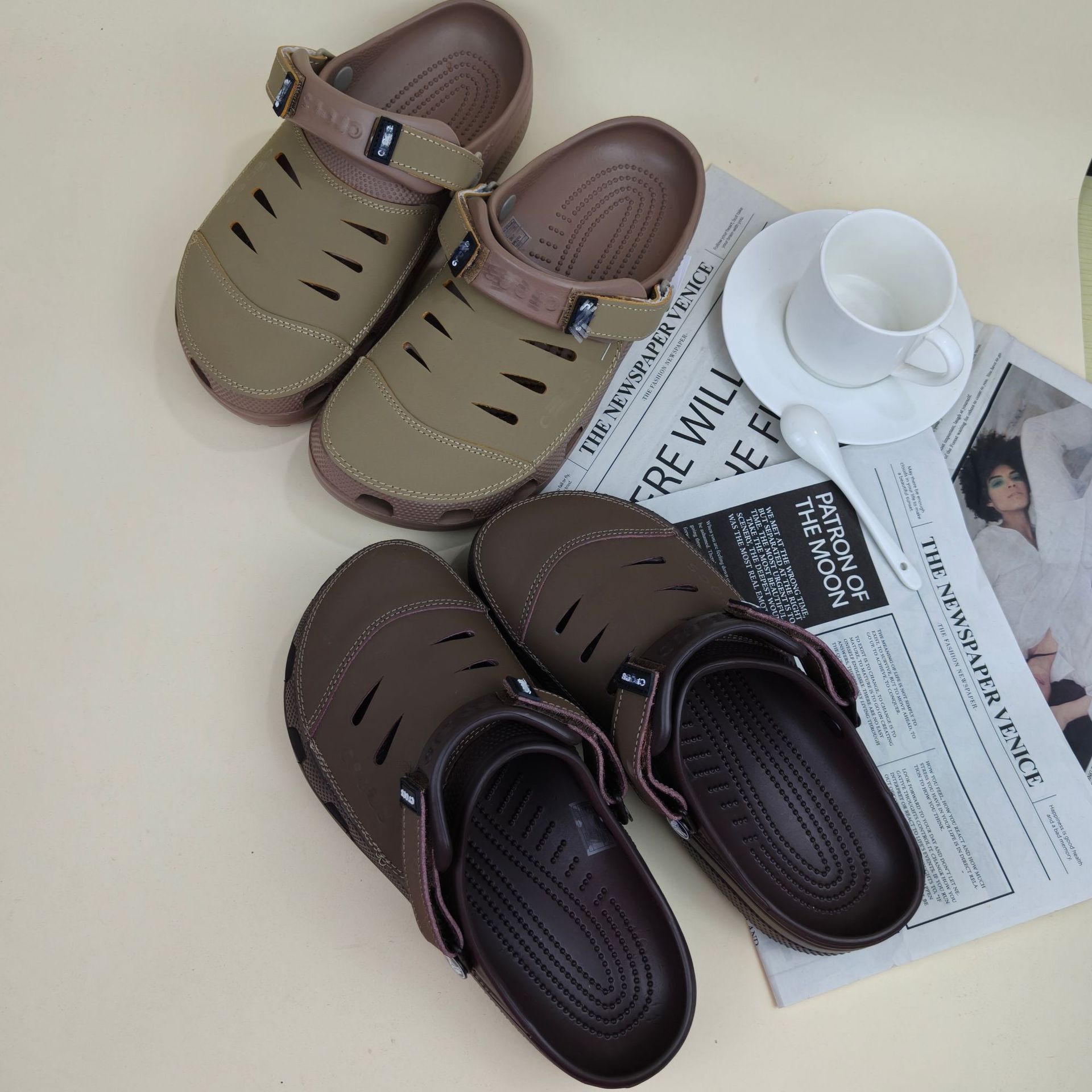 Cross New Style Perforated Shoes for Men, Lightweight and Breathable Outdoor Beach Shoes with Soft Soles, Non-Slip and Breathable, Available for Wholesale