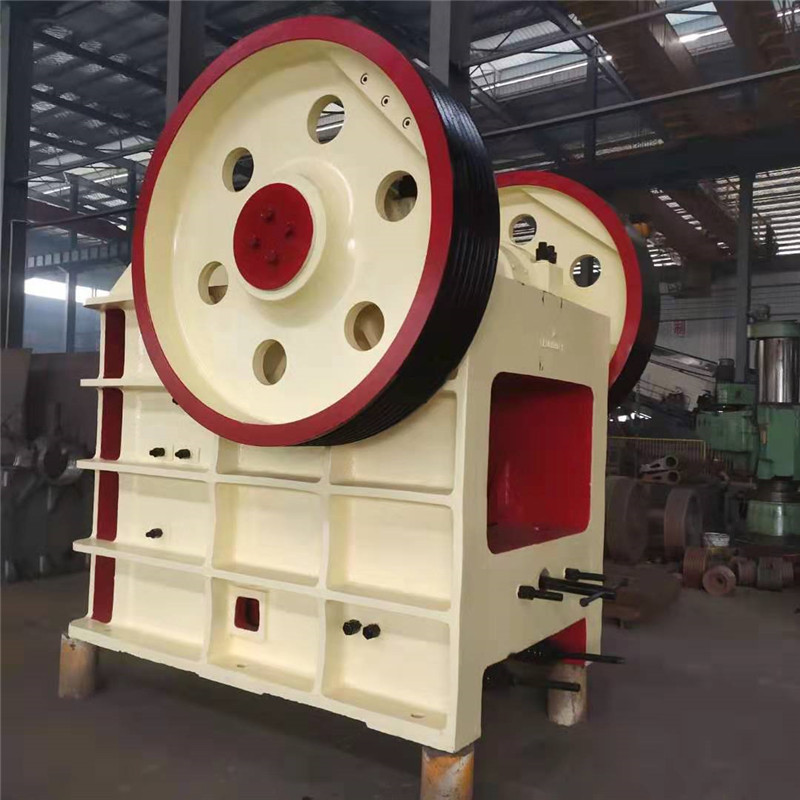 河南矿山设备石子破碎机花岗岩鄂式破碎机卵石柴油破石机