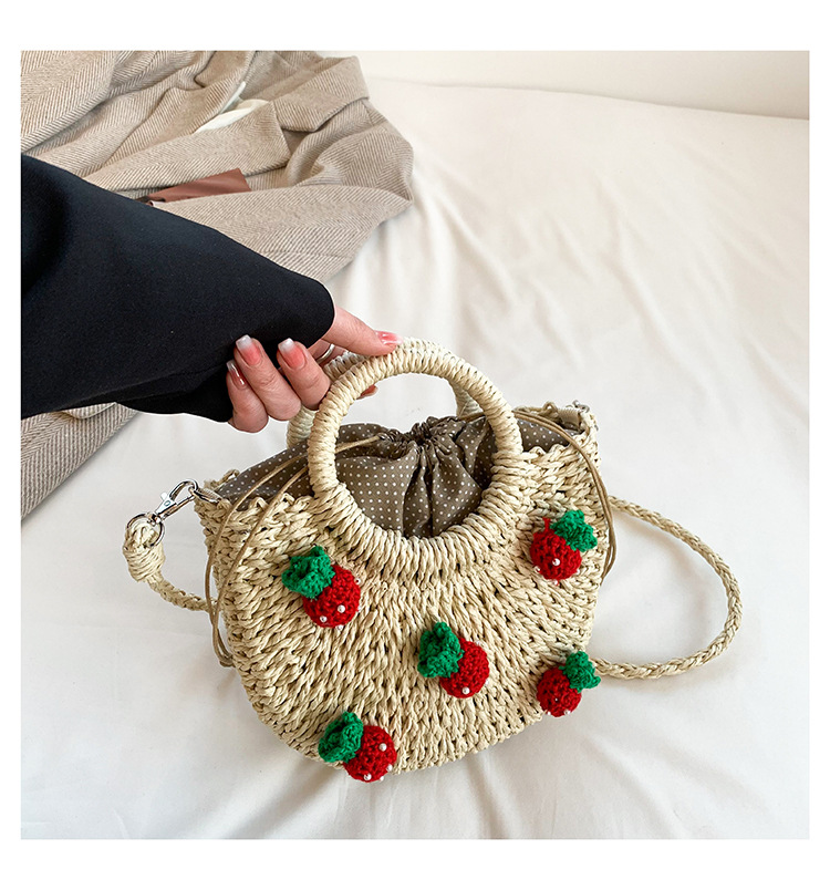 Women's Medium Straw Strawberry Cute Semicircle Zipper Handbag display picture 7