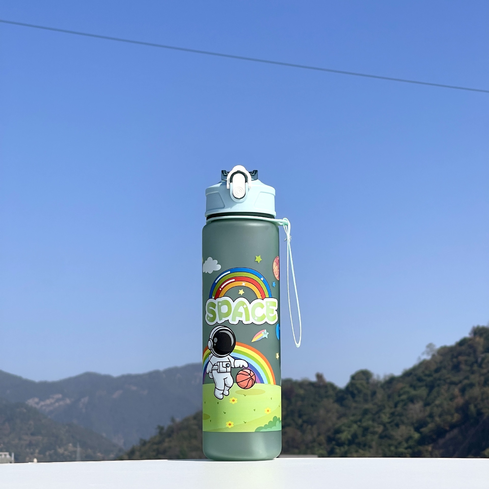 Taza de paja Kapi Barakatong con cierre Taza de mano Taza de plástico para deportes y fitness Taza de agua espacial para hombres y mujeres