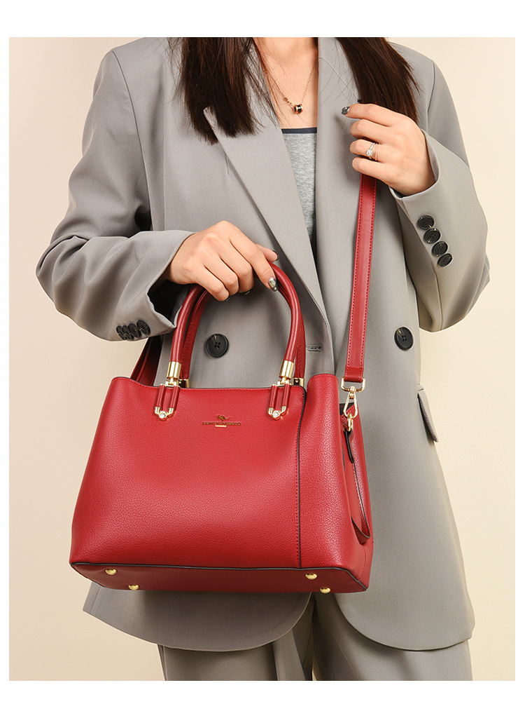 Women's Gender Women's Medium Composite Cowhide Genuine Leather Solid Color Vintage Style Classic Style Square Zipper Crossbody Bag