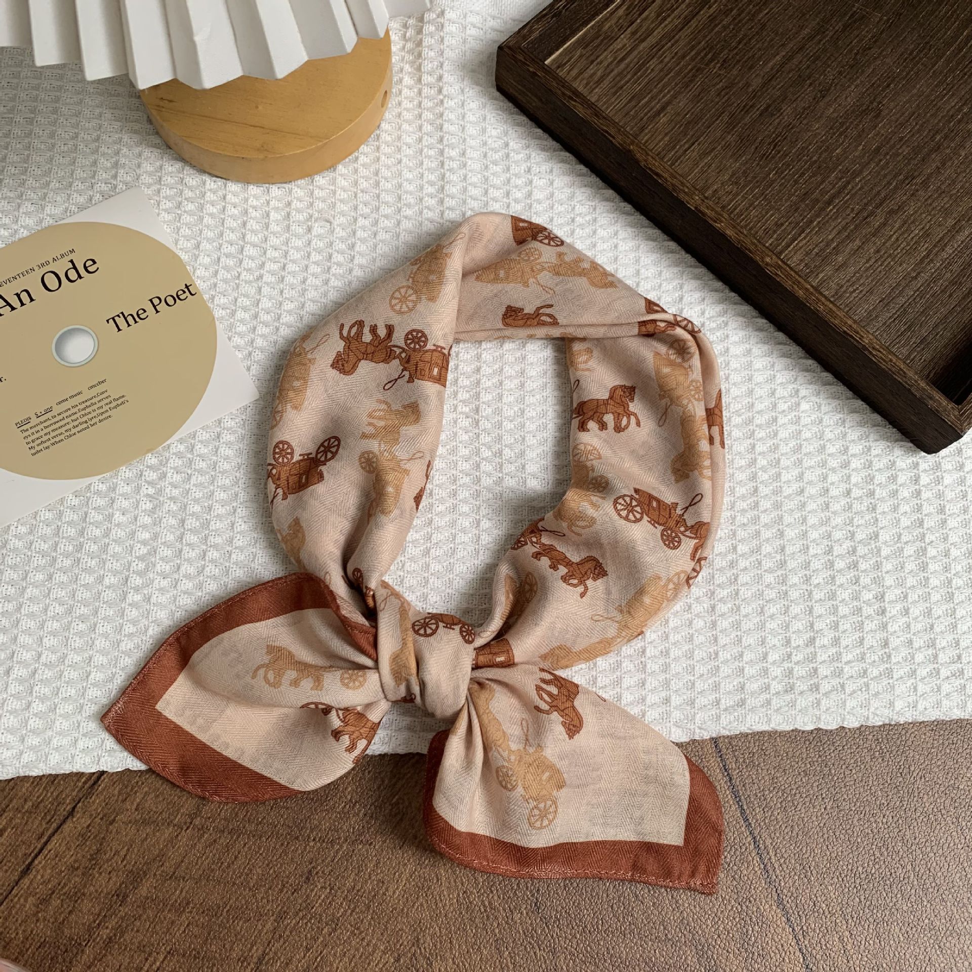 Pañuelo de seda de algodón y lino, bufanda cuadrada grande, estilo de verano de alta gama, estilo de todo fósforo literario, estilo étnico retro, bufanda de flores de anacardo, chal femenino