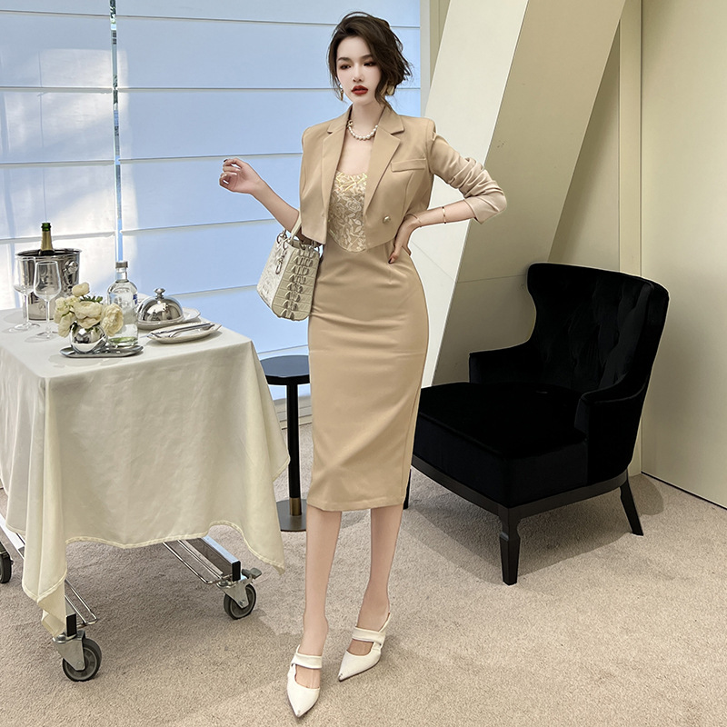 Bộ áo khoác vest phối váy hai dây nữ phong cách trưởng thành — Màu Kaki