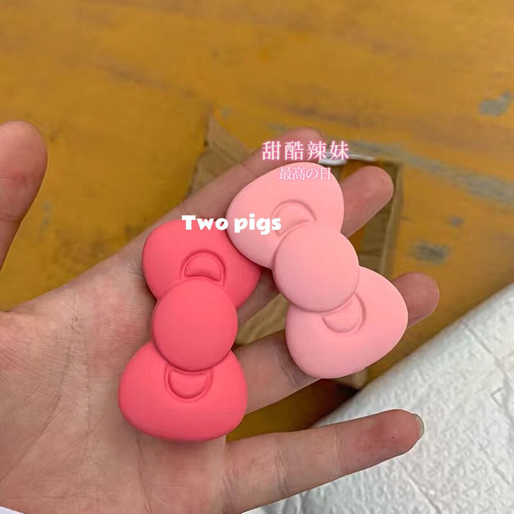 Cute cartoon butterfly clip hair tie in pastel pink, inspired by Korean/Japanese style, soft and adorable, Japanese hair accessory, trendy hair accessories