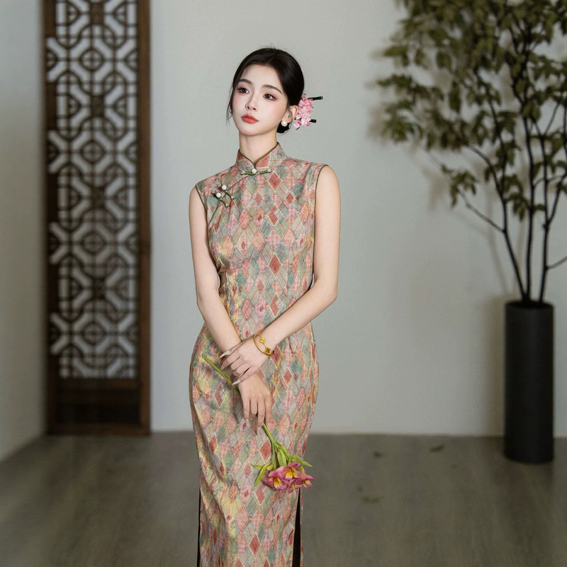 2026 Spring/Summer New Chinese Style Cheongsam: Young Style, Improved Elegance, Traditional Chinese Beauty