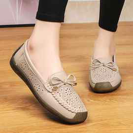妈妈鞋夏季透气单鞋女中年防滑中老年人皮鞋软底舒适洞洞凉鞋