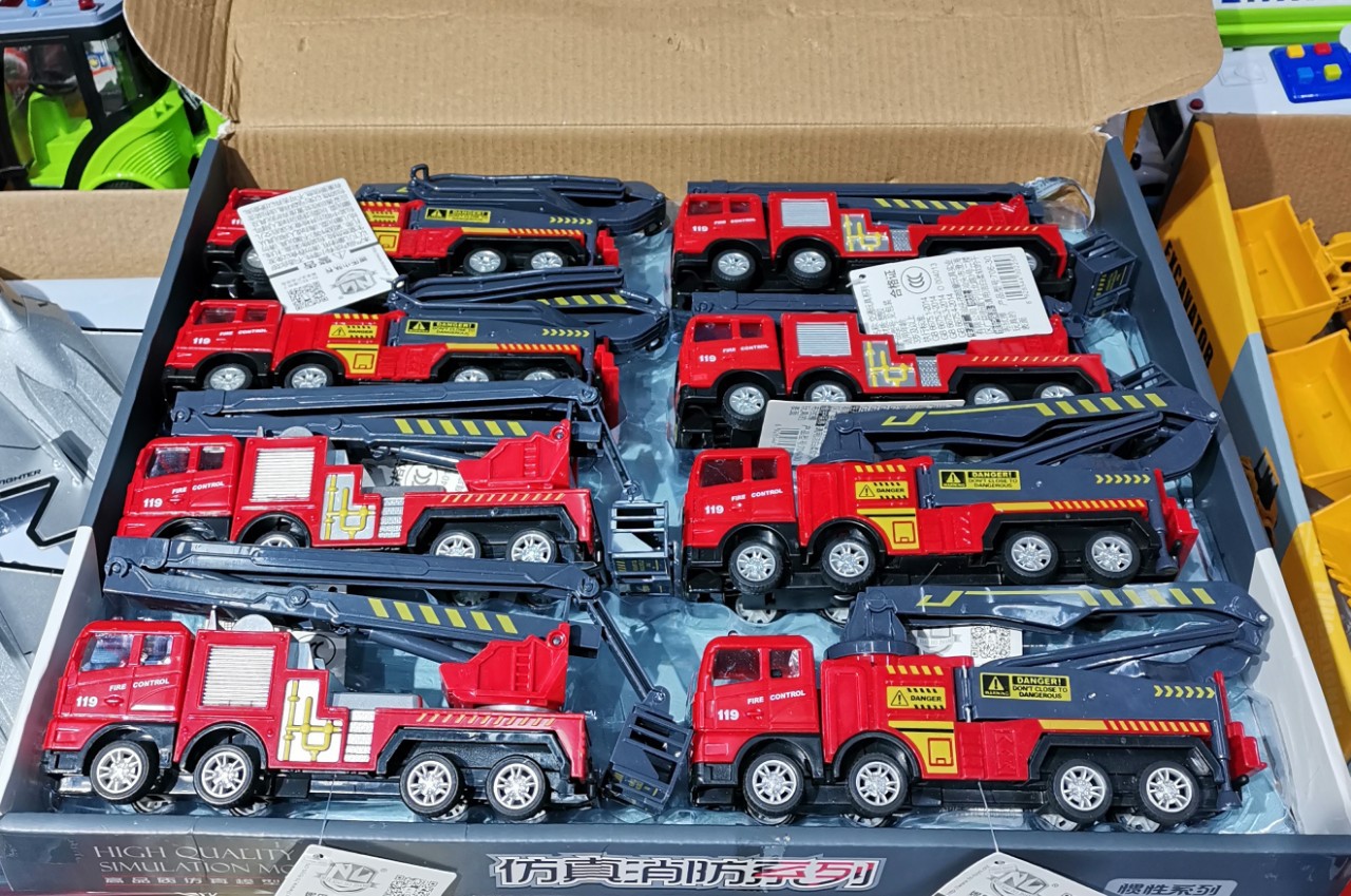 quality realistic toy car for mother and baby