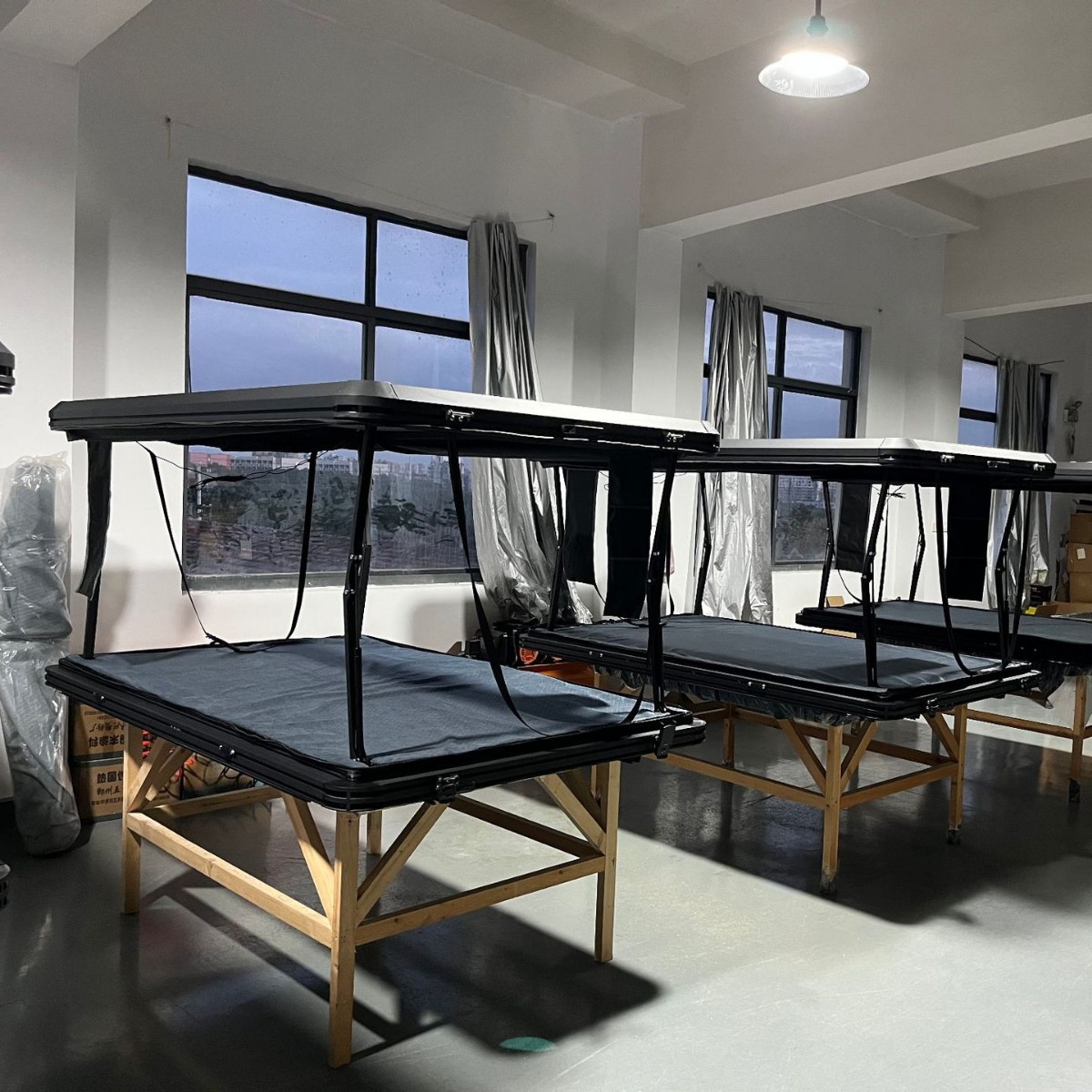 Techo duro delgado de aleación de aluminio elevación vertical de un botón de velocidad carrocería tienda de campaña