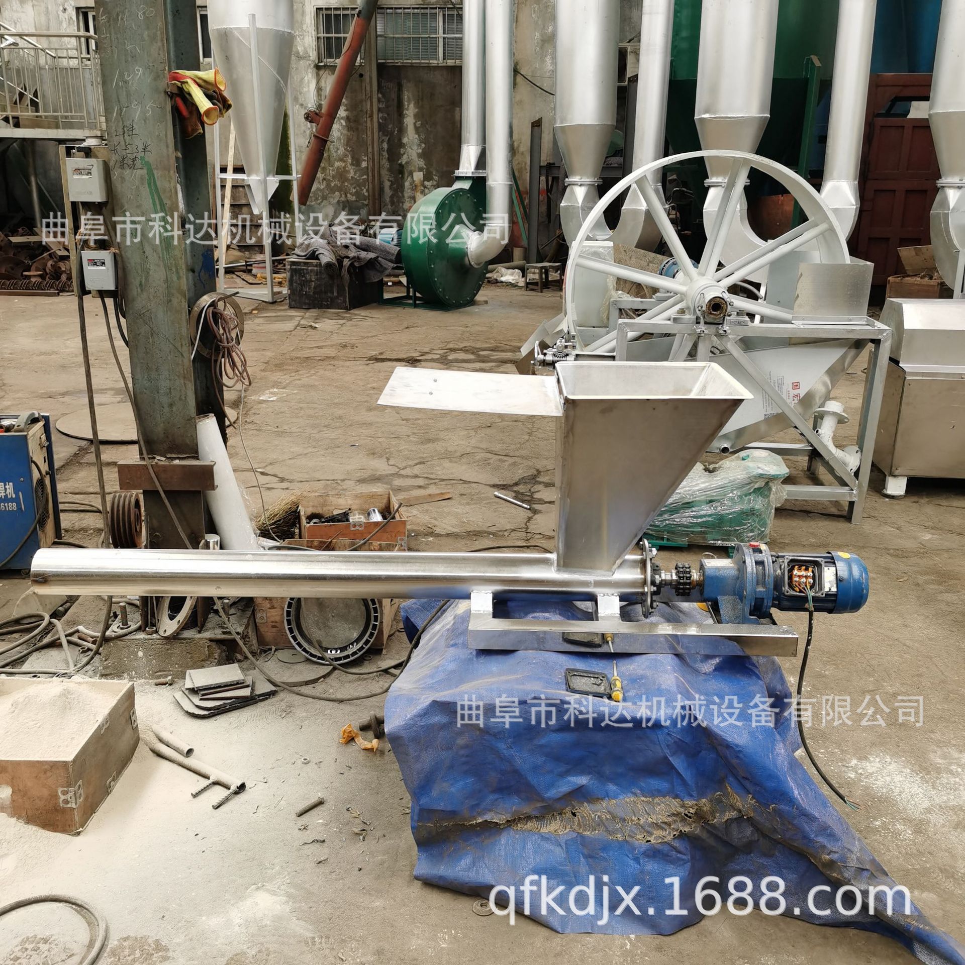 江苏柳州消石粉添加剂螺旋喂料机XWZF4-15公斤药粉投料机