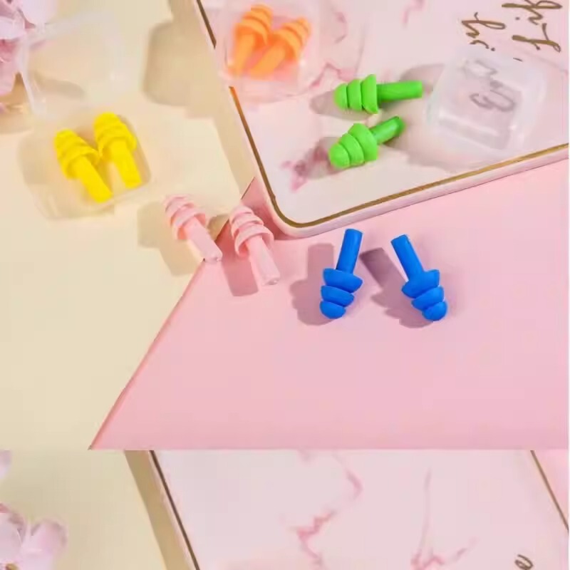 Manufacturer's Christmas Tree-Shaped Anti-Noise Swimming Soundproof Earplugs for Rafting, Diving, Learning, and Factory Noise Reduction Silicone Earplugs
