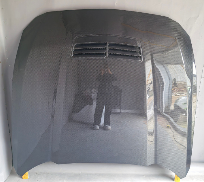 Carbon fiber modified front hood suitable for 2024 Mustang, carbon fiber engine hood with ventilation and heat dissipation design