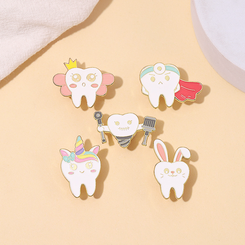 Cartoon Style Pin Alloy Stoving Varnish Unisex Brooches display picture 3