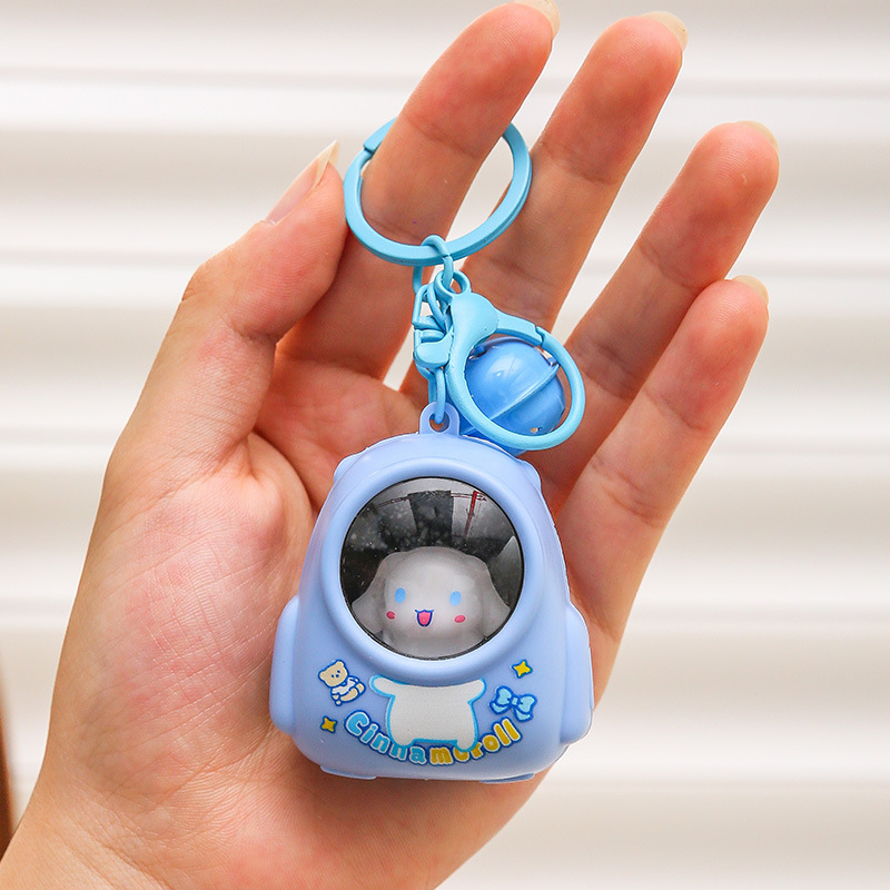 Luminiscente Sanrio mochila luz nocturna llavero Kuolomi lindas mochila luminiscente llavero pequeño regalo al por mayor