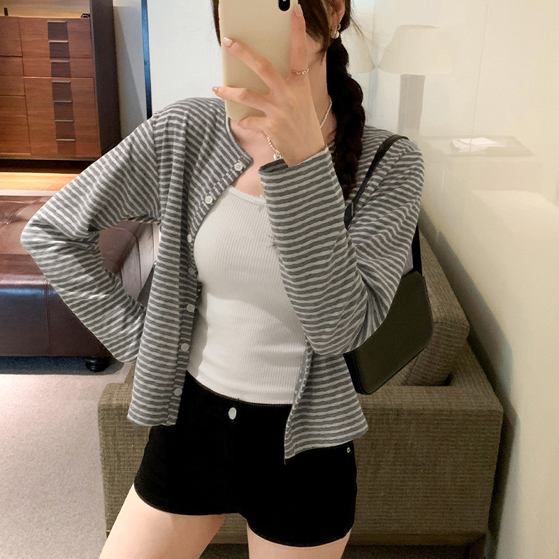 Discount Korean Style Design Sense Grey Wave Dot Inner Striped Cardigan T-shirt Women's Early Autumn Brand New Top