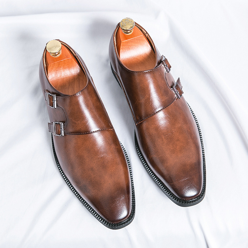 Zapatos de cuero de punta punta para hombres de moda coreana, zapatos de negocios casuales de un solo pie para hombres, zapatos de estilo de cabello de alta altura para hombres.