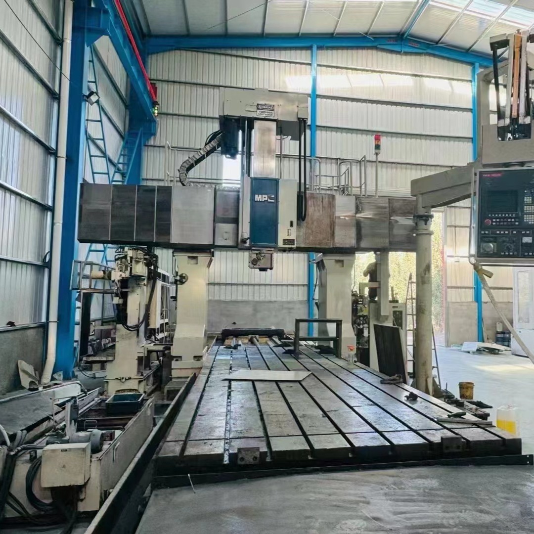 处理二手东芝MPE6米龙门加工中心主轴行程6.5米加工高度1.4米