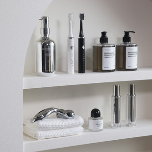 ��ԡ�ҙ��[�����Ӱ巿�l���g��ˢë����Һ����ƿ�b�չʾ����