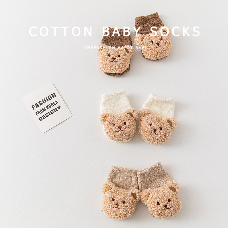 Hombres y mujeres bebé bebé coral vellón otoño nuevos calcetines de piso para recién nacidos 0-3 años antideslizantes engrosados y cálidos otoño e invierno