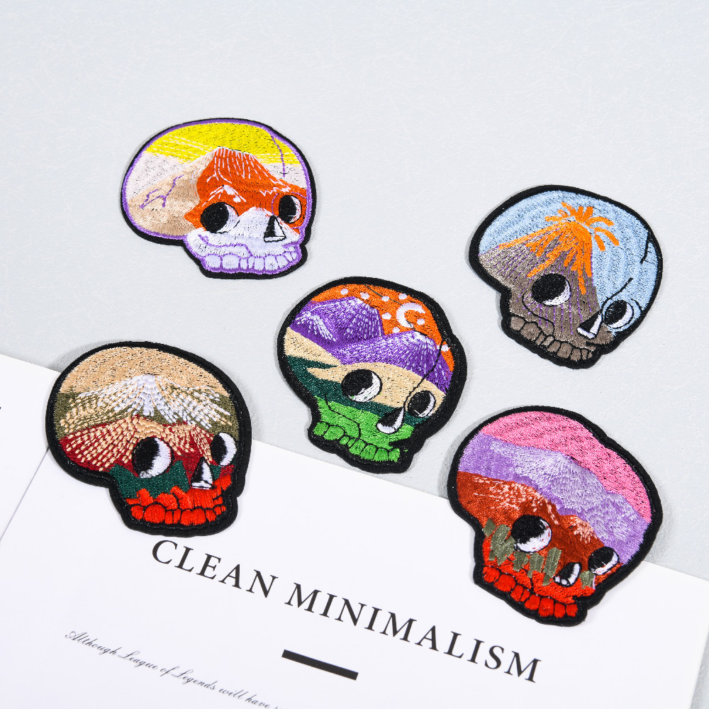 馨文厂家直销电脑绣花新款彩色骷颅头套装布贴服装鞋帽搭配外贸批