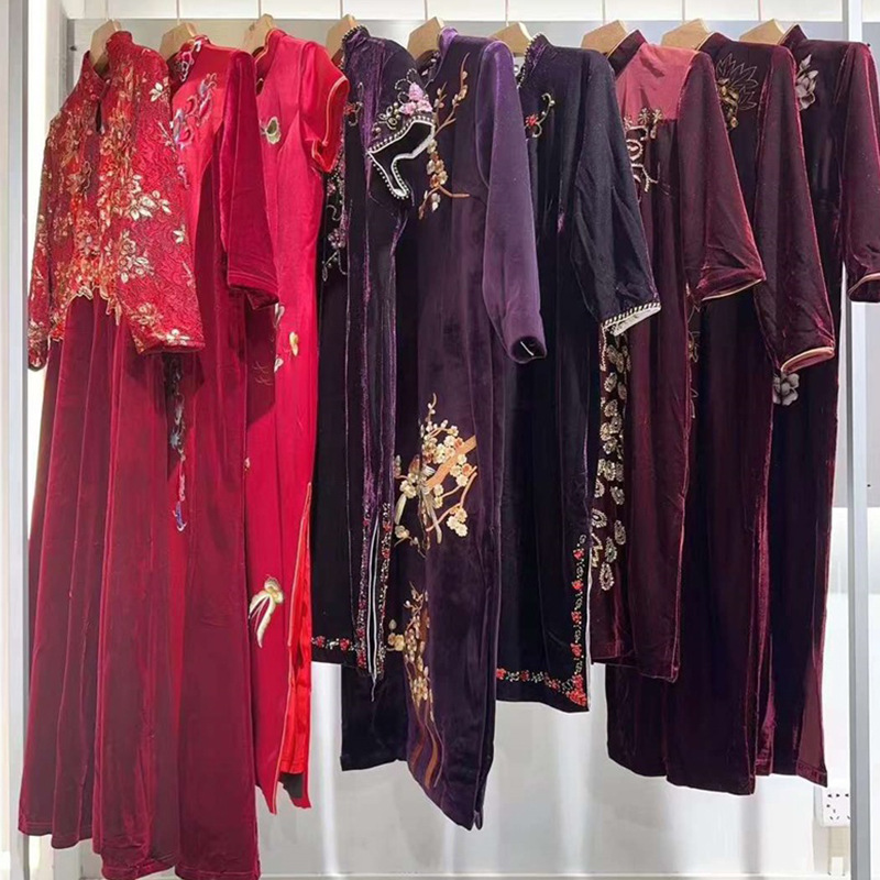 Elegant Long Velvet Dress with Sequins and Beading for Weddings and Banquets, Brand Discount Clearance