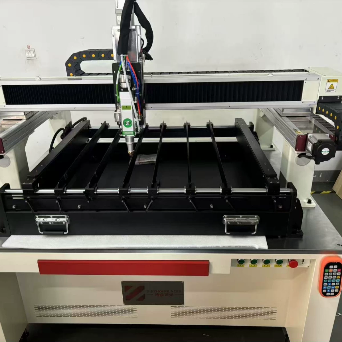 Лазерный станок для резки металла, листовой нержавеющей стали, 1500 Вт, высокая точность