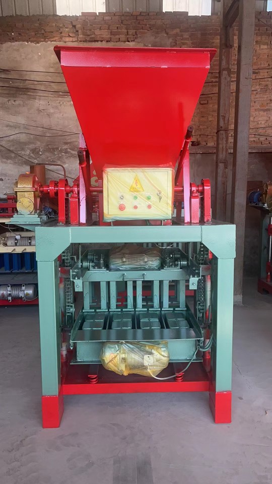 小型料斗制砖机 水泥制砖机建筑废渣成型机路面透水混凝土砖机