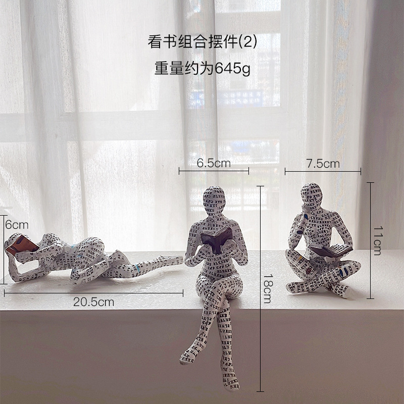 モダンなシンプルなリビングルームのサンプルプレートの間にソフトな装飾品があります。|undefined