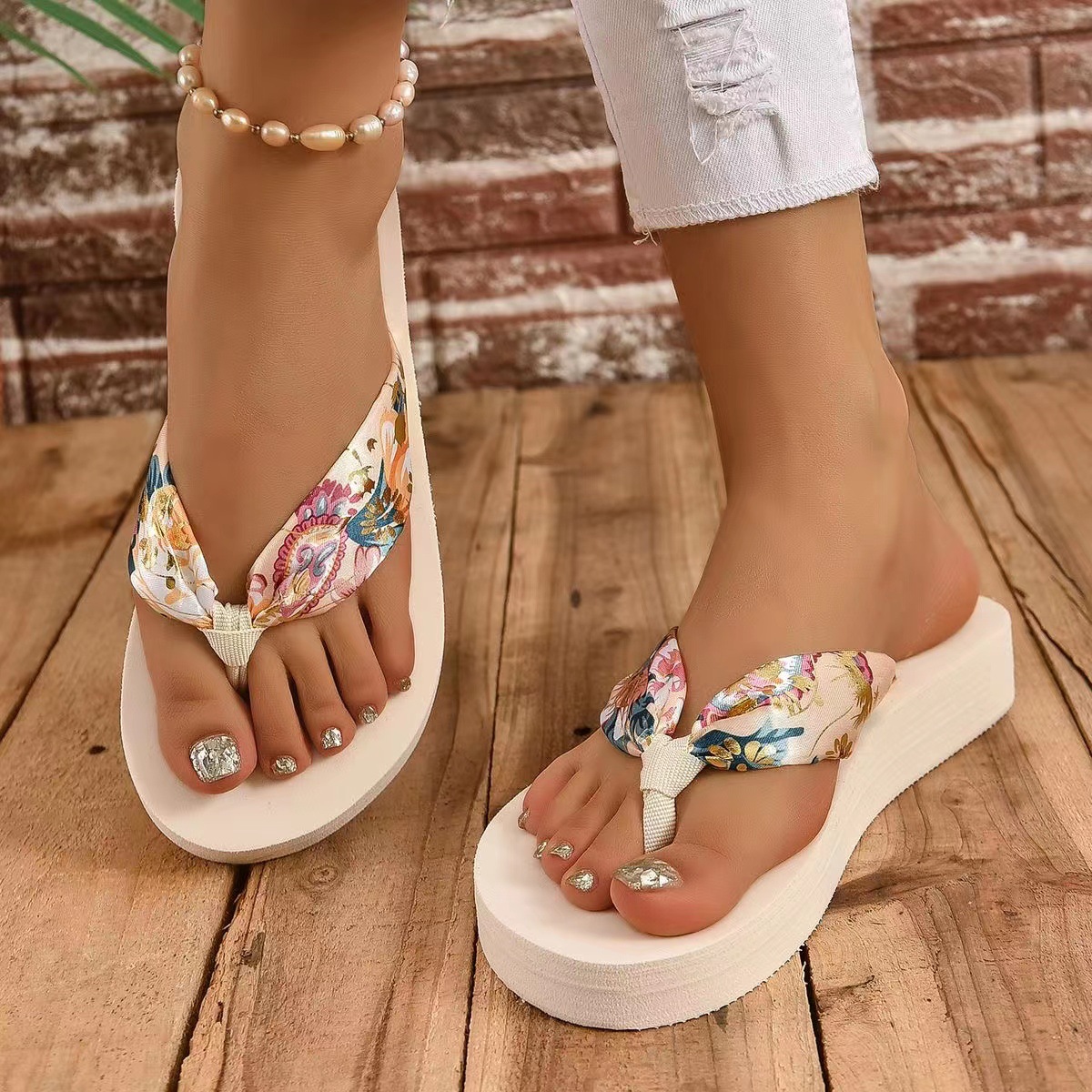2026 Summer New European And American Style Women's Casual Thick-Soled Flip-Flops For Outdoor Wear, Lightweight Beach_vogvips.com