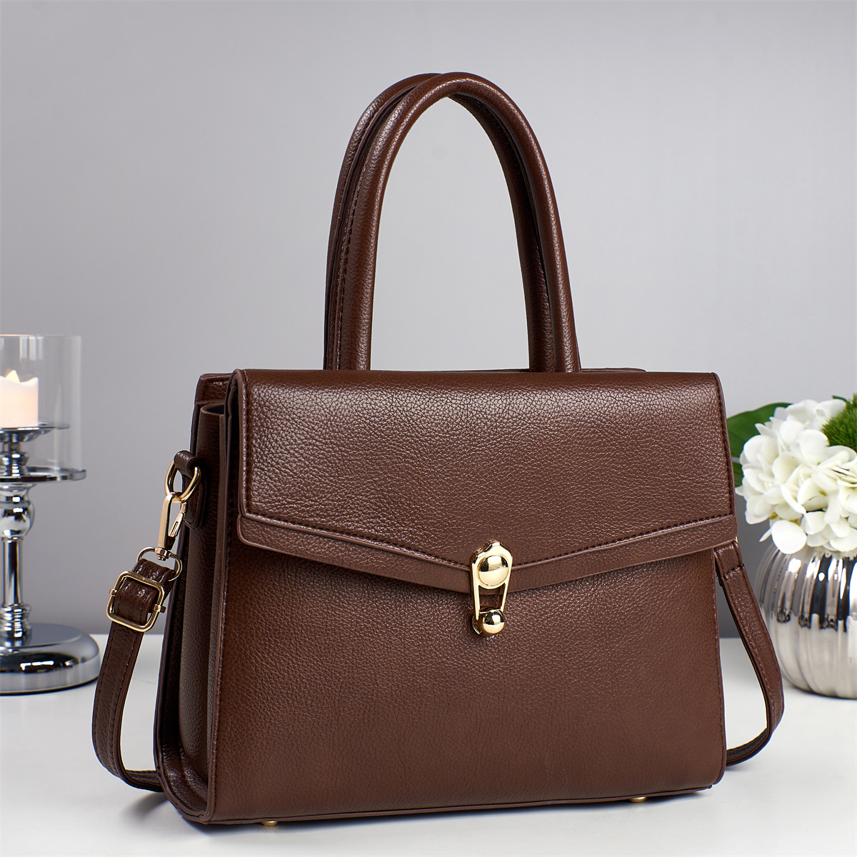 Bolso pequeño de color sólido transfronterizo de mediana edad, bolso pequeño, bolso de mensajero de un solo hombro simple y de moda, bolso de madre 2025 nuevo