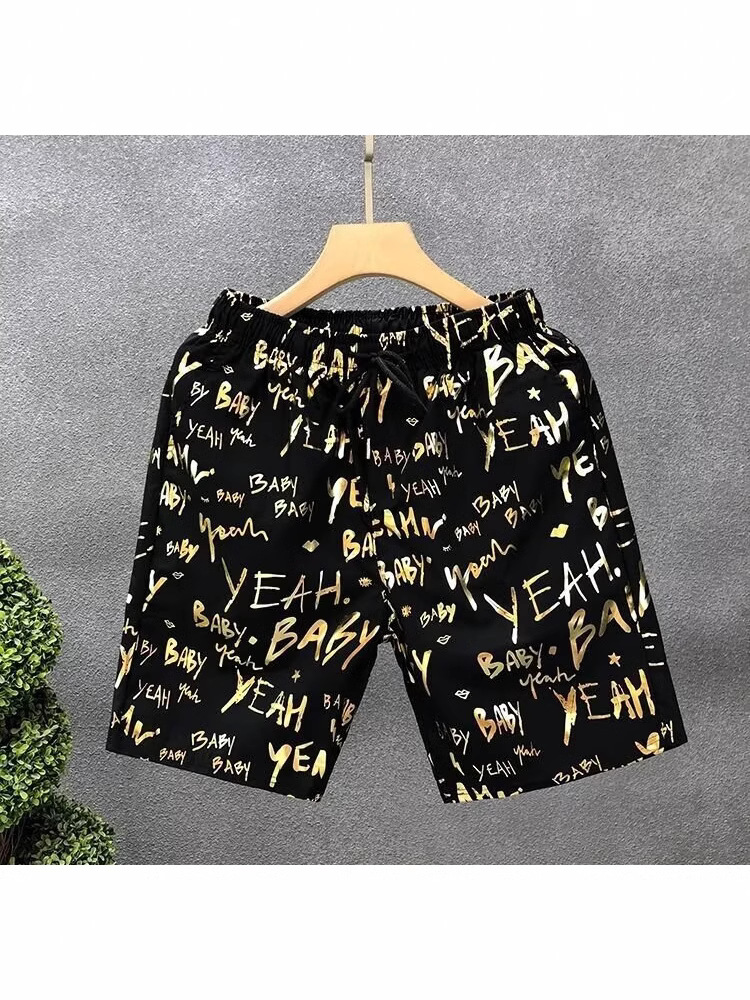 Pantalones cortos de impresión dorada populares para hombres de verano delgados pantalones de cinco puntos para hombres fuera de casa para usar pantalones de playa pantalones de pantalones de pantalones de gran tamaño