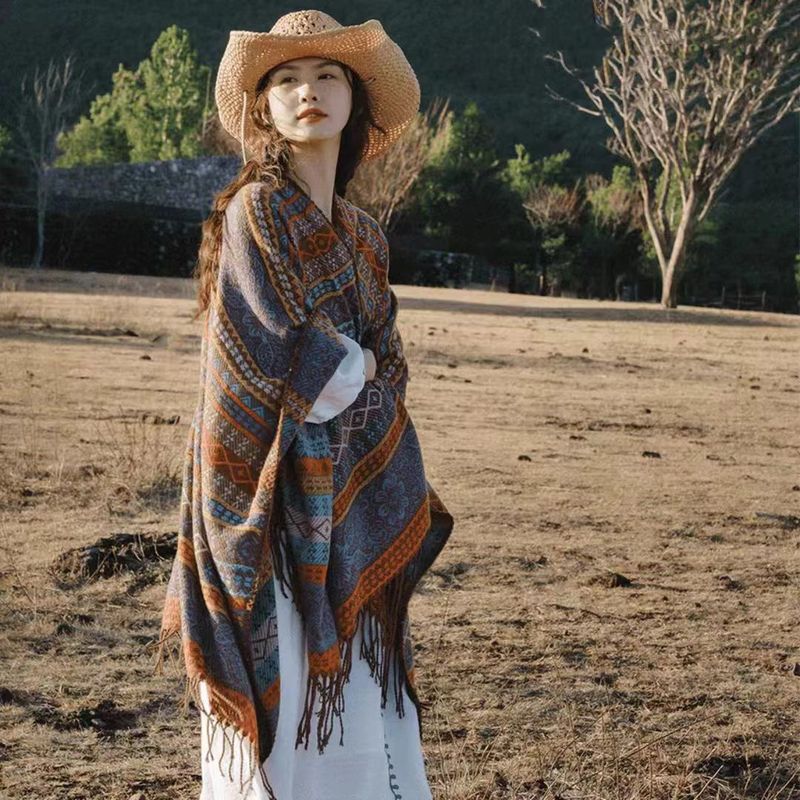 Retro Xinjiang Yunnan Vacation Shawl Warm Ethnic Jacquard Cape Travel Photo Wearing Scarf