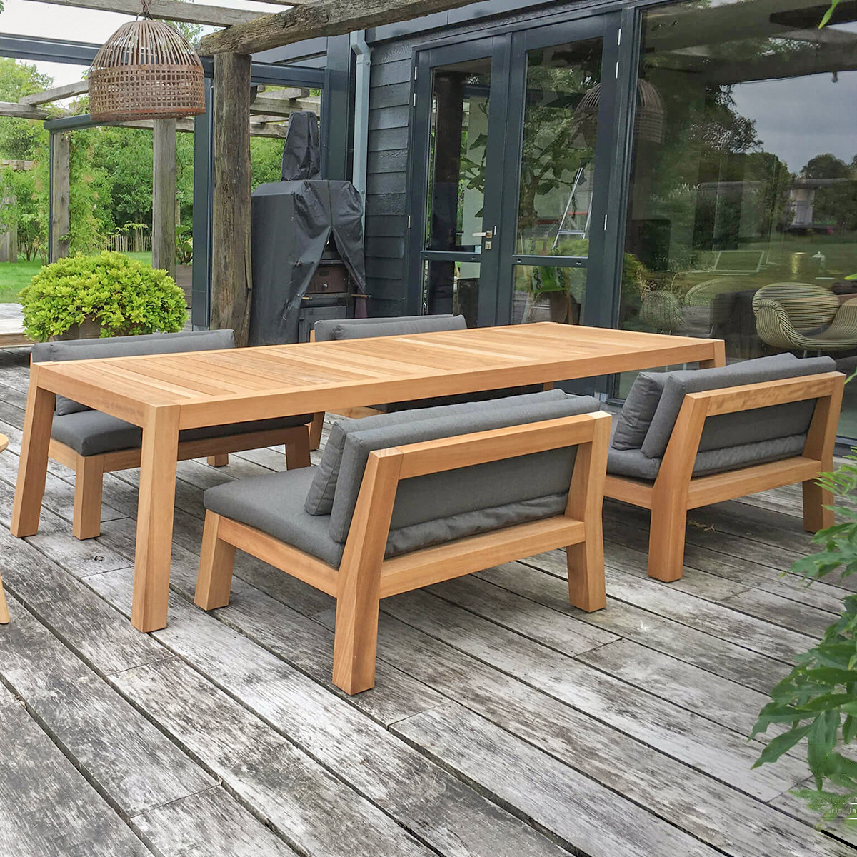 Mesa y silla de teca al aire libre patio al aire libre jardín impermeable muebles de ocio villa diseñador de protección solar mesa larga de madera maciza
