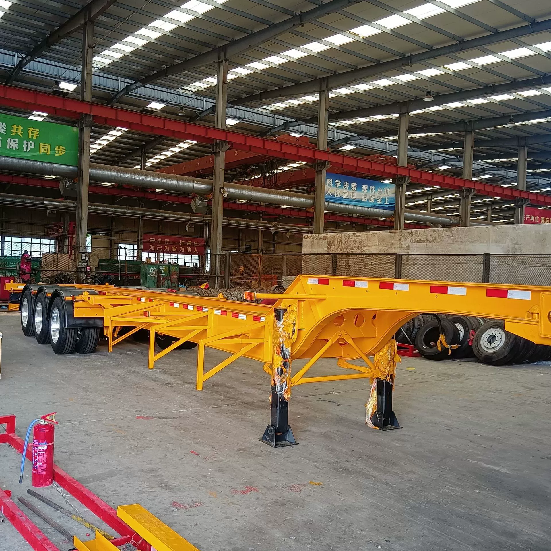 1332cm Контейнер Скелет Контейнер Скелет Полуприцеп Сколько стоит скелетный прицеп?