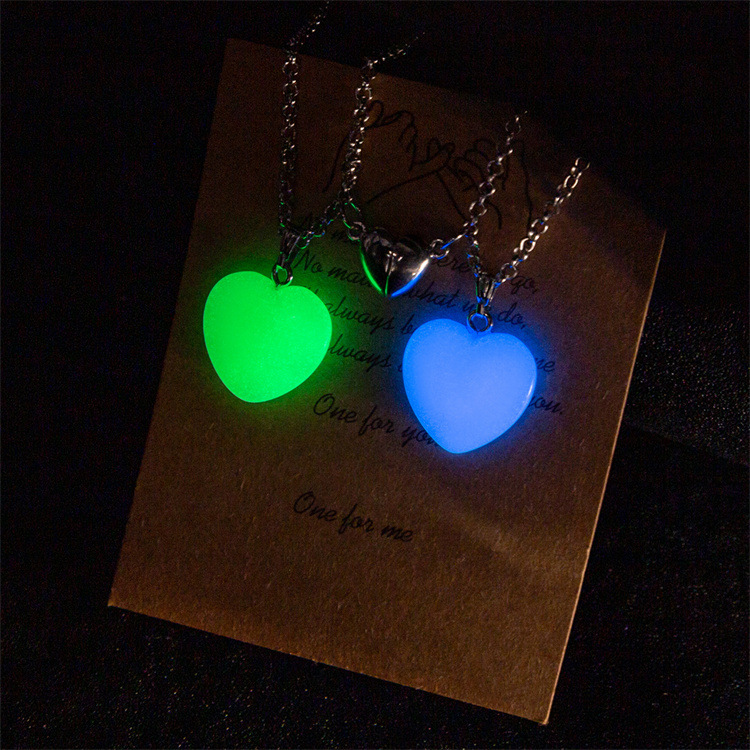 Elegant Heart Shape Alloy Luminous Plating Valentine's Day Couple Pendant Necklace display picture 7