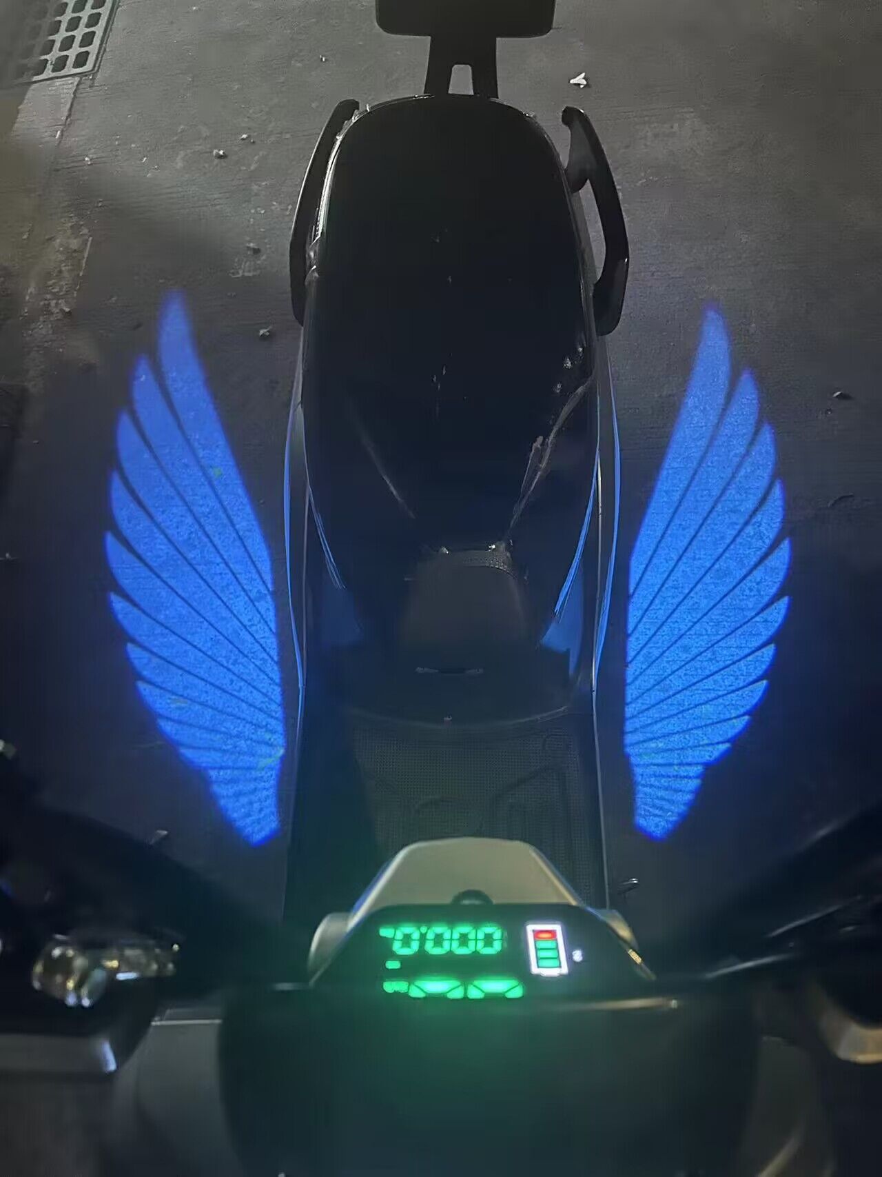 Venta directa de fábrica de luces de piso para motocicletas, luces de proyección de alas de ángel, luces de bienvenida, luces de alfombra, luces ambientales generales modificadas