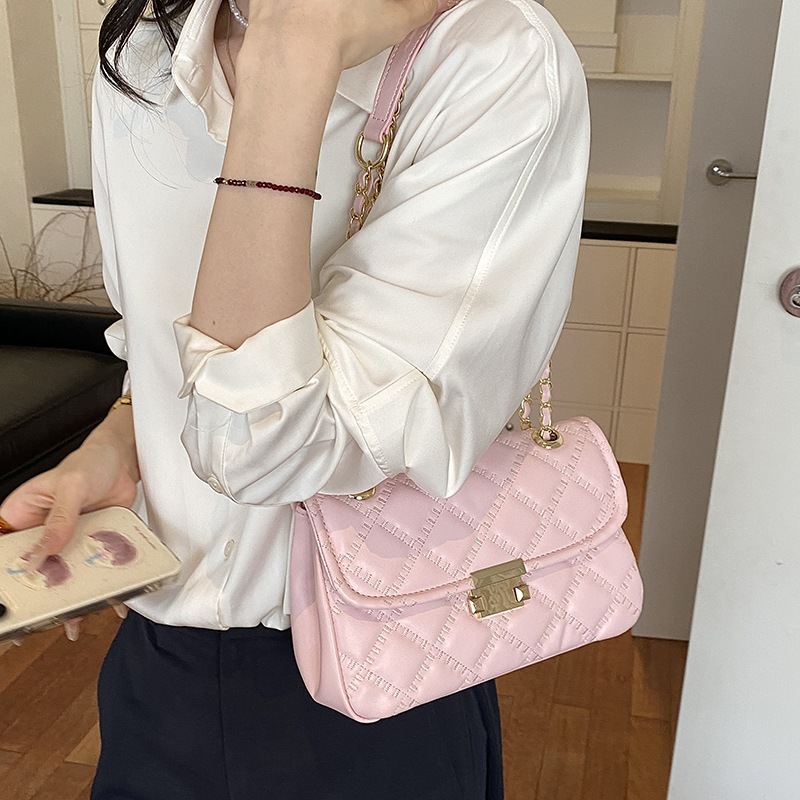 2026 nuevo bolso de mujer cadena de diamante bolso pequeño bolso de lujo ligero sensación diaria mochila nicho universal bolso de hombro