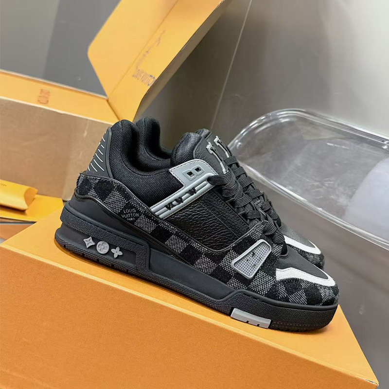 Zapatos de moda europeos Guangzhou de alta versión驴 entrenador zapatos deportivos ociosos de cuero universal para hombres y mujeres