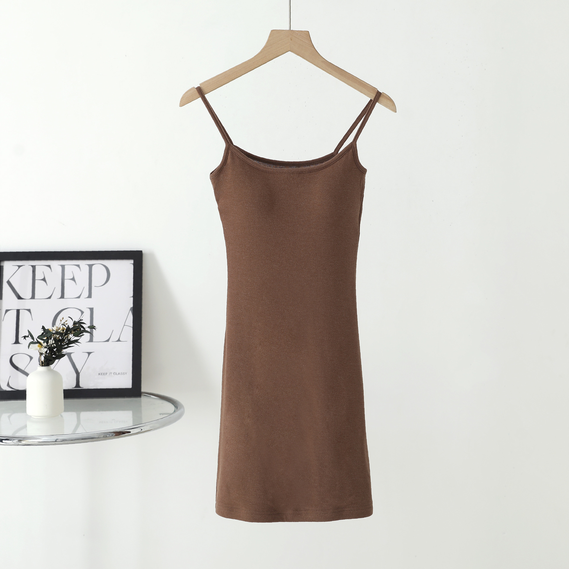 Коричневый