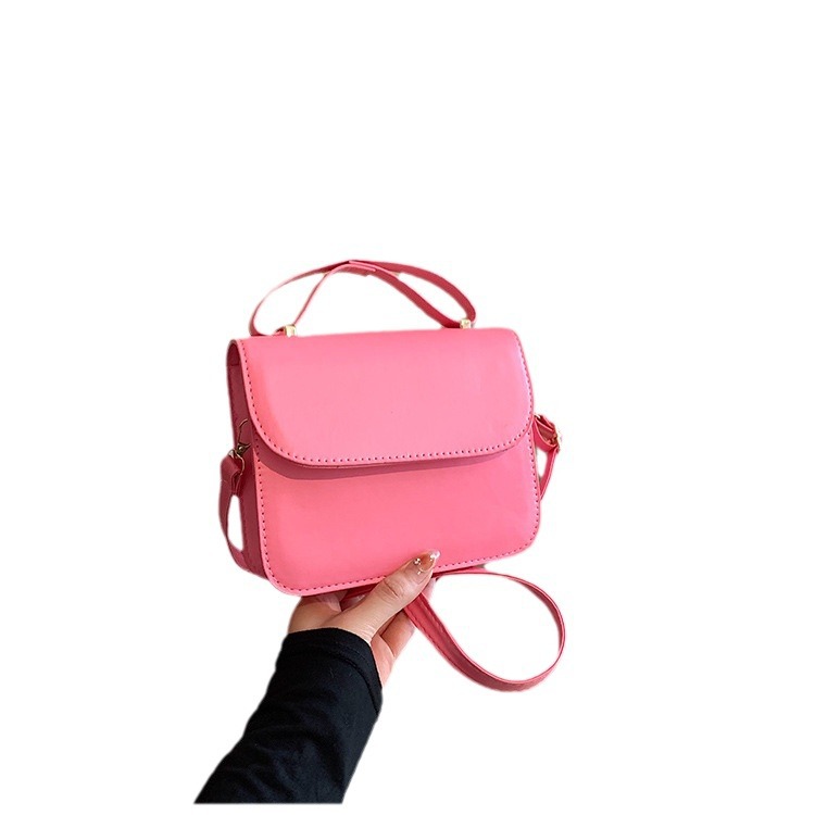 유행 간단한 어깨 크로스 바디 백 2024 새로운 인기있는 서양 스타일 작은 가방 단색 레트로 휴대용 작은 광장 가방 뜨거운 판매