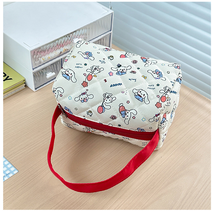 Japanese-style cartoon cat makeup bag with high appearance standards, a three-dimensional large-capacity travel storage bag for girls to wash up when going out, a trendy hand undefined