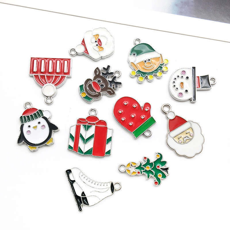 2g Weight Pendant Jewelry Making Type 16 * 21mm, 18 * 20mm, 18 * 21mm Jewelry Making Size DIY Jewelry Accessories Classification 1 Piece Quantity Alloy Material Christmas Festival Snowman, Snowflake, Elk Pattern Enamel Design Casual, Simple Style Style 1 Piece 16 * 21mm 18 * 20mm 18 * 21mm Alloy Snowman Snowflake Elk Pendant 9
