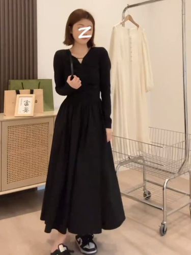 Hepburn-style black long-sleeve dress for early autumn women's French long dress for petite figures