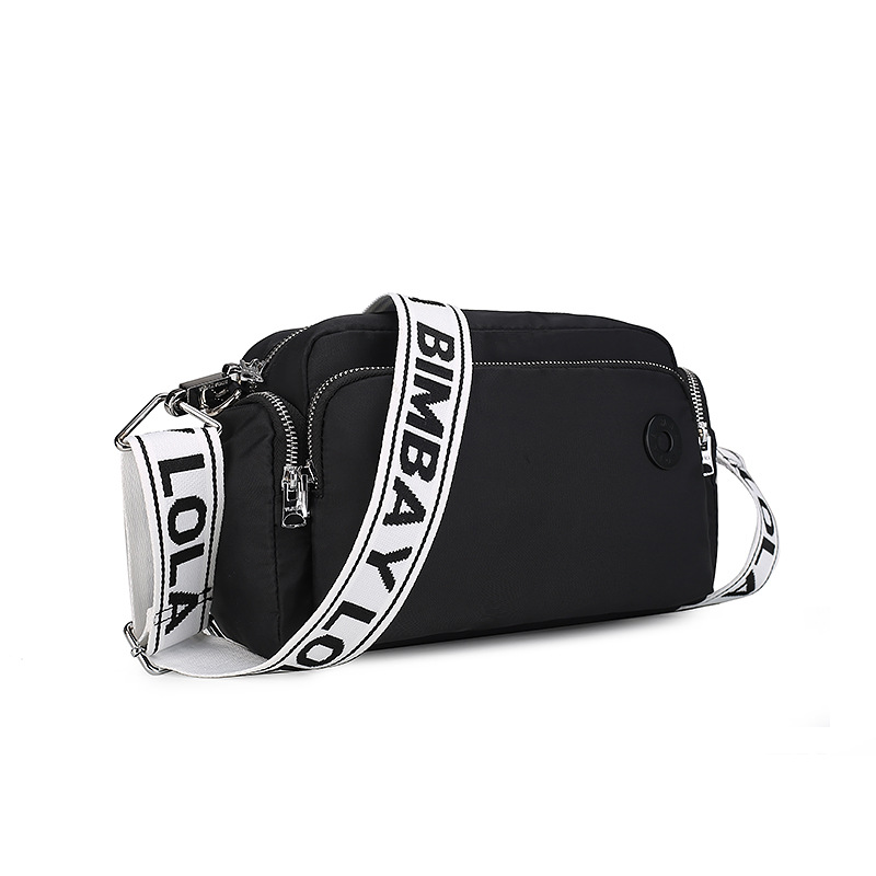 Bimba y Lola redondean el logo de la española Sra. bibmba y Lola bolso diagonal de un hombro