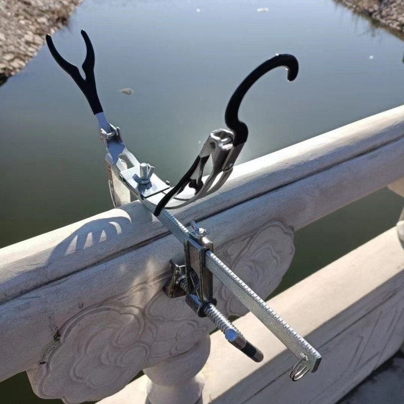 Folding bridge fishing bracket