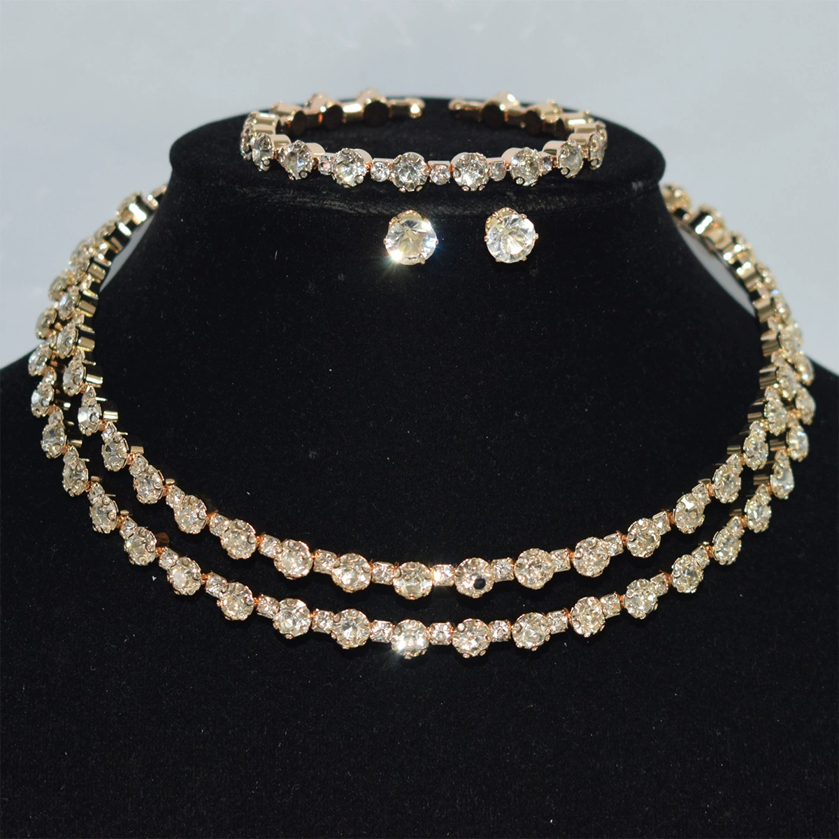 Accessory for bride, choker, bracelet, earrings, set, necklace, chain, gold and silver